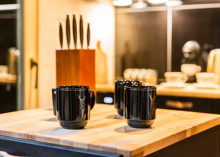 シャレー W Gorach *